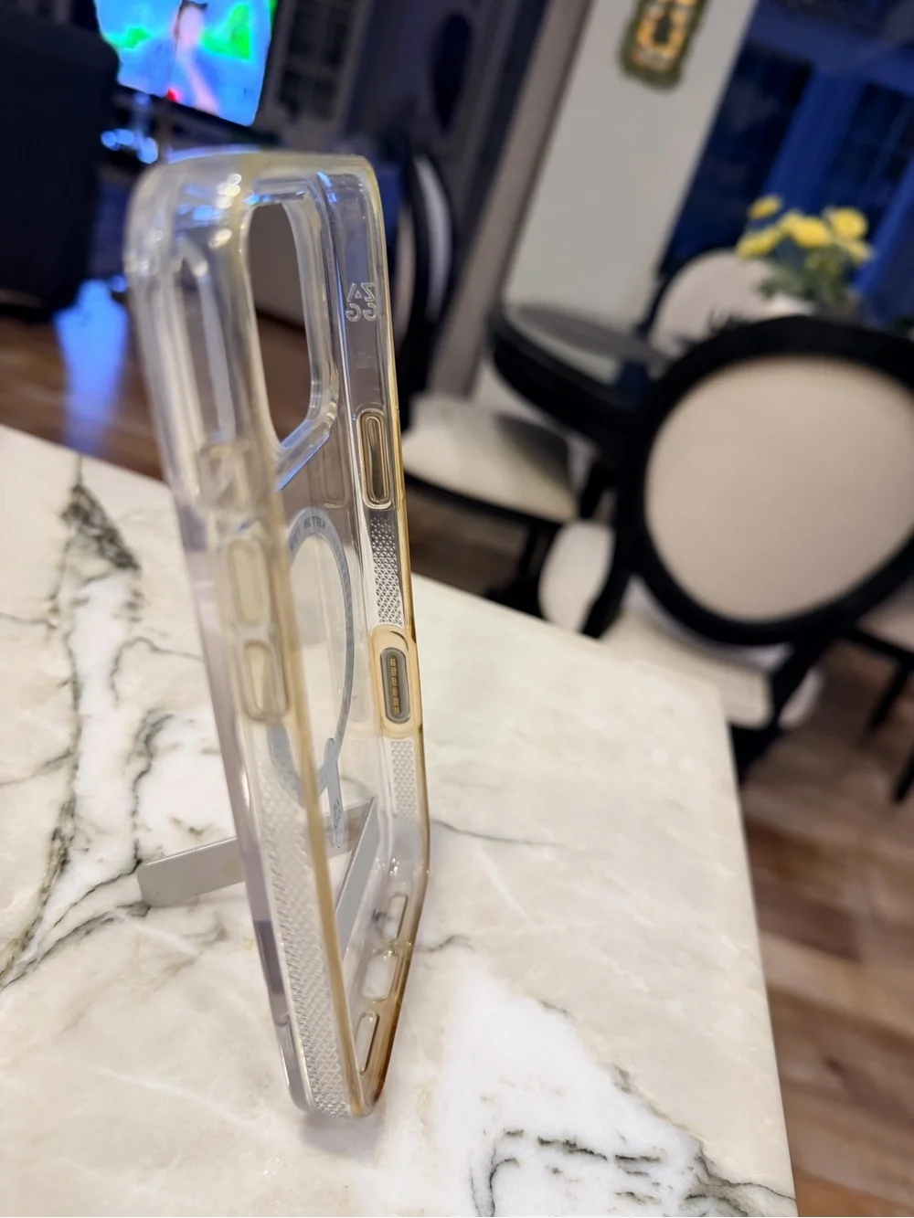 Clear Gold-Trim MagSafe-Compatible iPhone Case 17 Pro Max